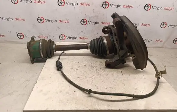 Mitsubishi Pajero Front wheel hub spindle knuckle