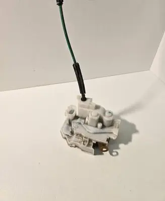 Alfa Romeo 159 Front door lock X06K28