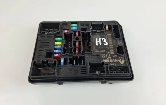Renault Clio V Fuse module 284B69541R