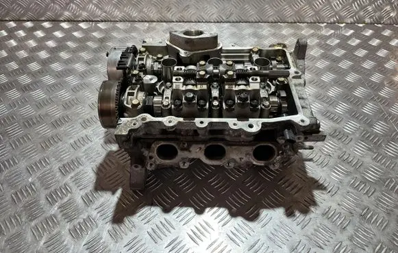 Hyundai i30 Engine head PU18221