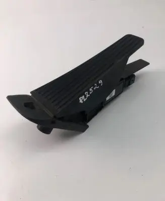 Volvo XC90 Accelerator throttle pedal 32269124