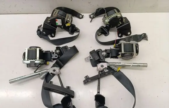 Nissan Juke II F16 Set of seat belts 651501700B 651167600A 878177574R