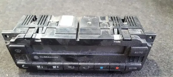 Volkswagen PASSAT B5.5 Climate control unit 3b1907044d