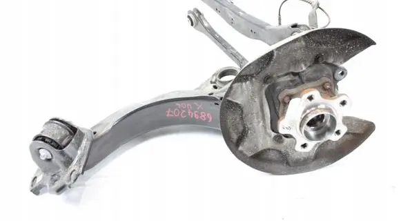 BMW 2 Active Tourer U06 Rear wheel hub spindle/knuckle 