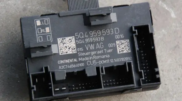 Volkswagen PASSAT B8 Door control unit/module 5Q4959593D