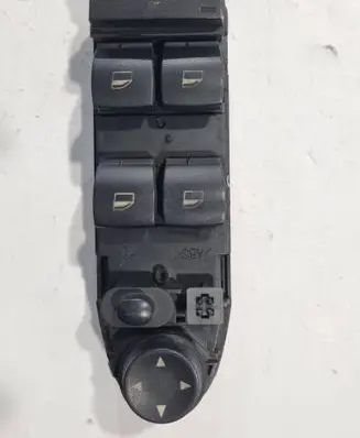 BMW 5 E60 E61 Electric window control switch 9122110 MT235200152