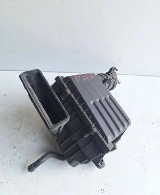 Volkswagen PASSAT B8 Air filter box 5Q0129807AA
