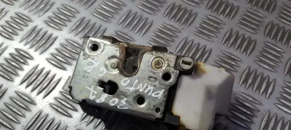 Fiat Punto (188) Rear door lock