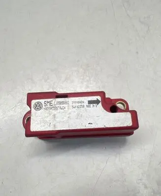 Volkswagen Golf IV Airbag deployment crash/impact sensor 1J0909606D 29990404 5WK42350