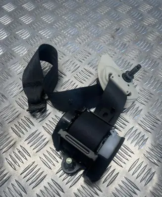 Rear seatbelt