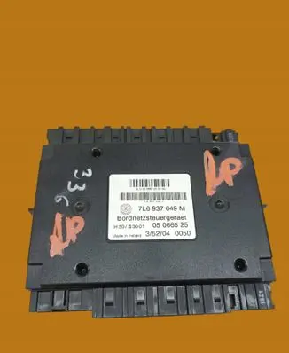 Volkswagen Touareg I Central body control module 7L6937049M