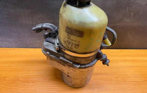 Opel Zafira A Power steering pump 10400850030940