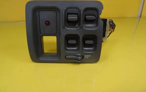 Honda CR-V Electric window control switch M17432