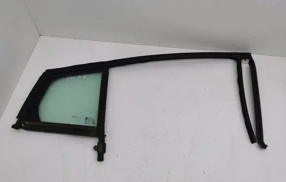 Opel Insignia B Rear vent window glass 