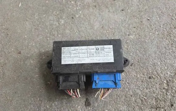 Renault Laguna I Comfort/convenience module 7700421261B