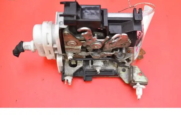Audi A3 S3 8L Front door lock
