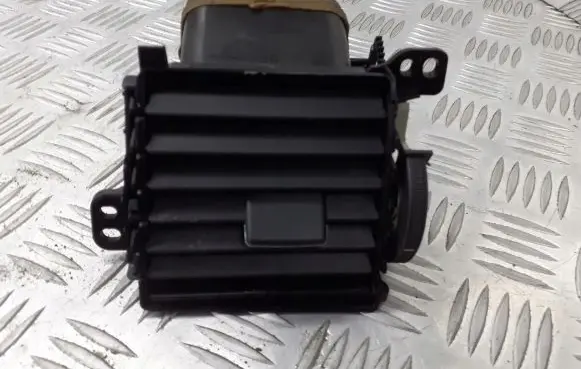 Toyota Auris 150 Dashboard side air vent grill/cover trim