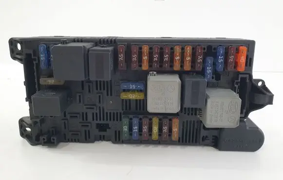 Mercedes-Benz E W211 Fuse module 2115453901