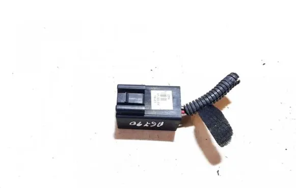 Opel Astra H Coolant fan relay 13119468