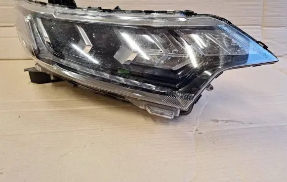 Mitsubishi Outlander Headlight/headlamp 8301D332
