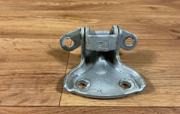 Chevrolet Nubira Rear door lower hinge