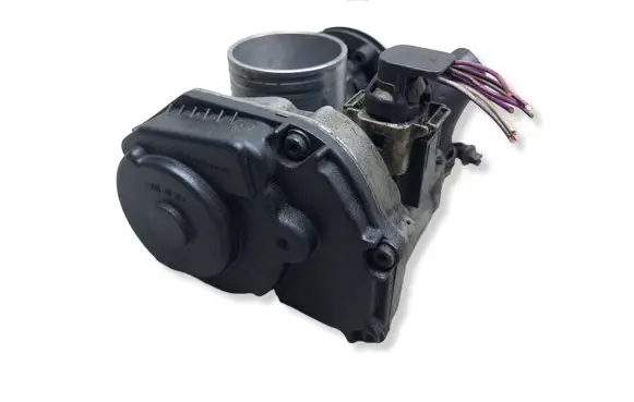 Volkswagen Polo III 6N 6N2 6NF Throttle body valve 030133064FKASACJA 030133064F