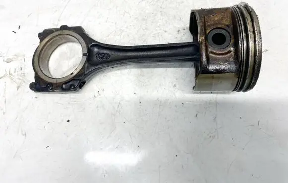 Chevrolet Epica Piston with connecting rod
