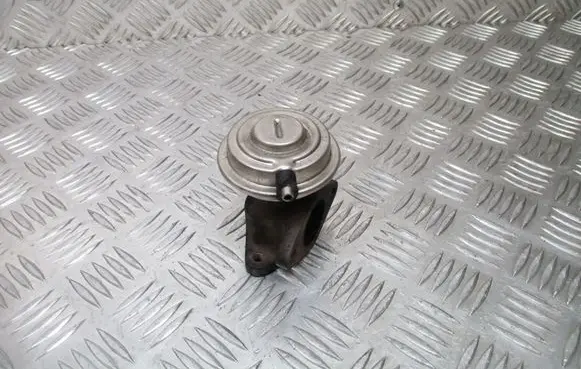 Volkswagen PASSAT B5 Valve vacuum 