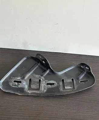 Headlight/headlamp mounting bracket
