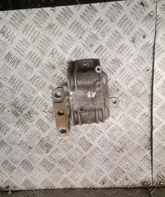 Audi A3 S3 8P Engine mount bracket 1k0199262bb