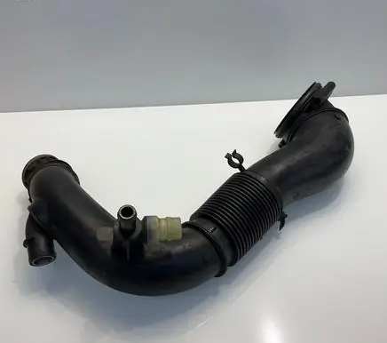 Porsche Macan (95B) Turbo air intake inlet pipe/hose 95B128532C