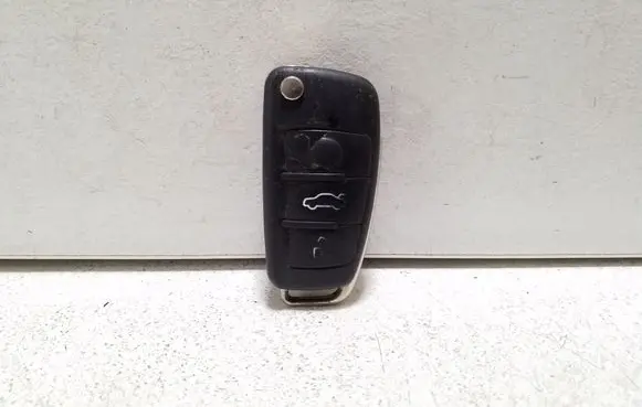 Audi Q3 8U Ignition key/card 8X0837220 5FA01048210