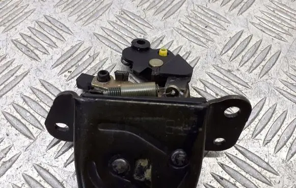 Hyundai Getz Engine bonnet/hood lock/latch loop/hook 