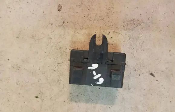 Volvo XC90 Seat heating relay 30762217 06W365