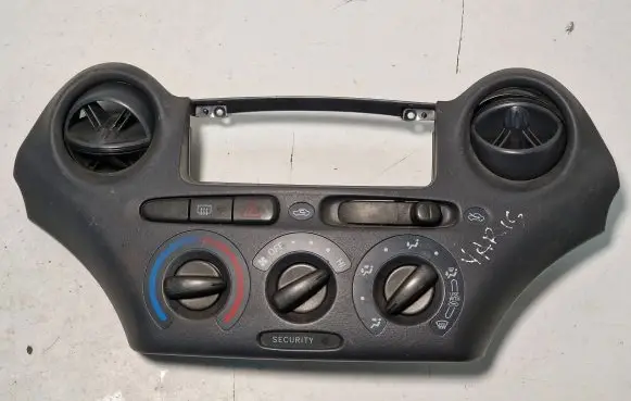 Toyota Yaris Climate control unit 758277