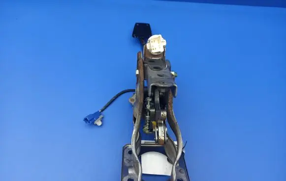 Lexus IS 220D-250-350 Brake pedal LEXUSIS