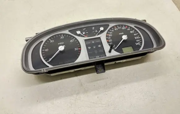 Renault Laguna II Speedometer (instrument cluster) 8200328442
