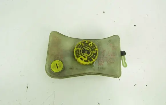 Audi A4 S4 B6 8E 8H Brake fluid reservoir 