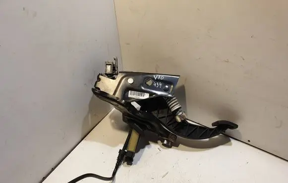 Volvo V70 Clutch pedal 31202183