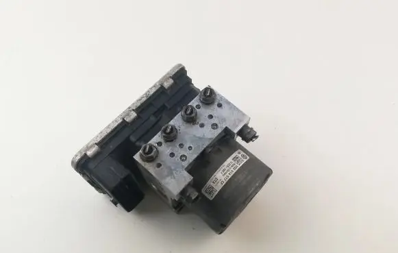 Skoda Octavia Mk3 (5E) ABS Pump 5Q0614517CF KL3302