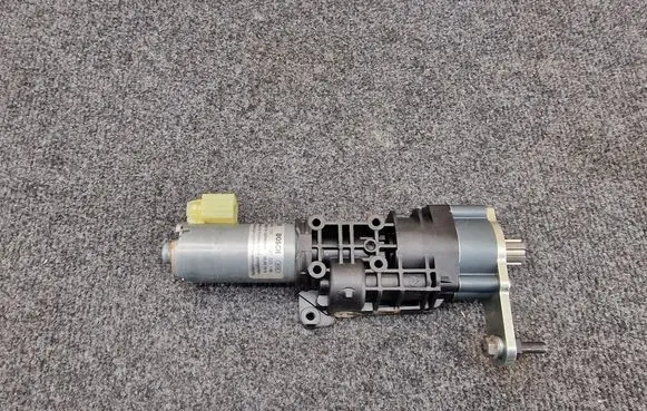 Audi Q7 4M Soft lock spindle drive 4M0827851A