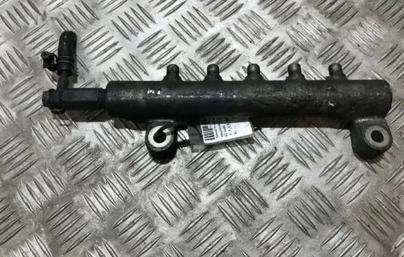 Nissan Primera Fuel main line pipe 6100 06f04
