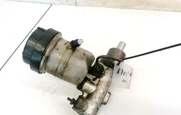 Volvo S40, V40 Master brake cylinder