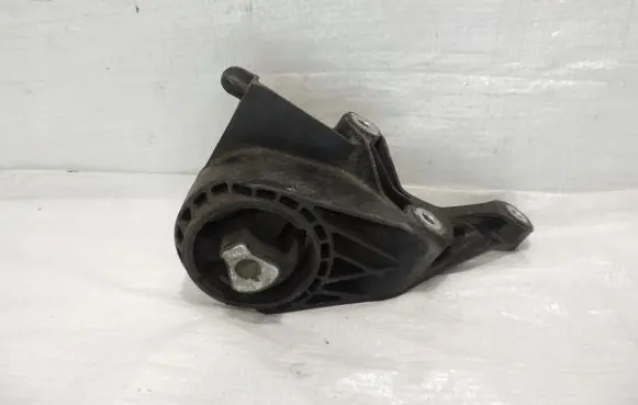 Opel Astra J Gearbox mounting bracket 13248610