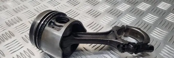 Nissan Primera Piston with connecting rod