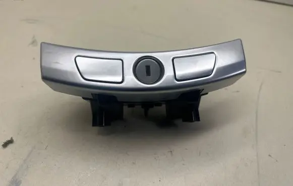 BMW 5 GT F07 Armrest lock 9142175
