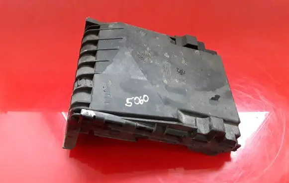 Volkswagen Golf V Fuse box cover 1K0937132F 014189871C 017180061