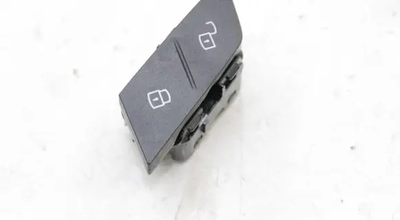 BMW 1 F40 Central locking switch button 6820926