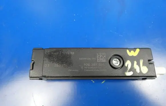 Mercedes-Benz B W246 W242 Aerial antenna amplifier A1668200689 920287005