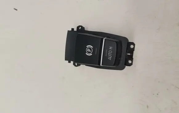BMW X5 F15 Hand parking brake switch 6822520